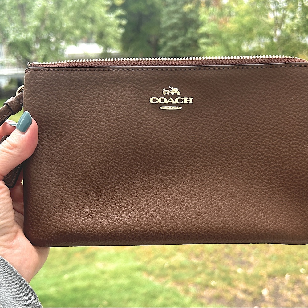 Coach Double Corner Zip Wristlet in Pebble Leather Large Fits📱🖤